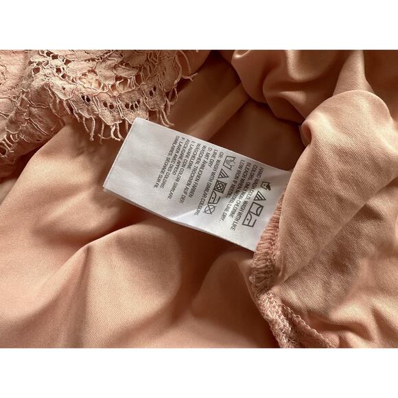 Isaac Mizrahi Live! Lace Bell Sleeve Tunic Top | Size L | Blush Pink - Picture 5 of 6